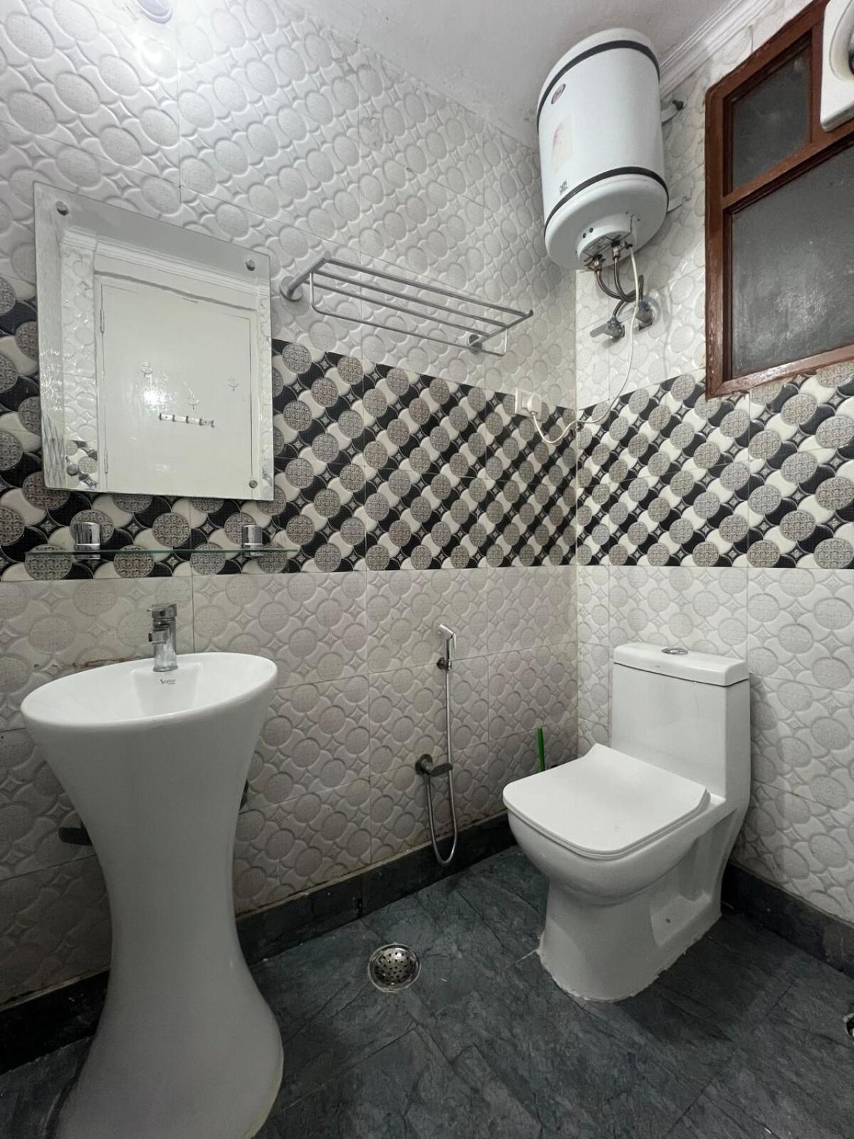 Qazi's Modern 3bhk Flat New Delhi